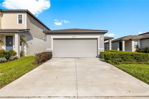 Villa ou maison à louer à Zephyrhills, Floride: 4 chambres, 156.26 m2 № 2273220 - photo 3