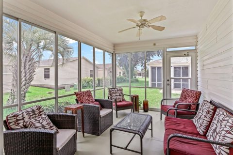 House in The Villages, Florida 2 bedrooms, 102.19 sq.m. № 2227533 - photo 15