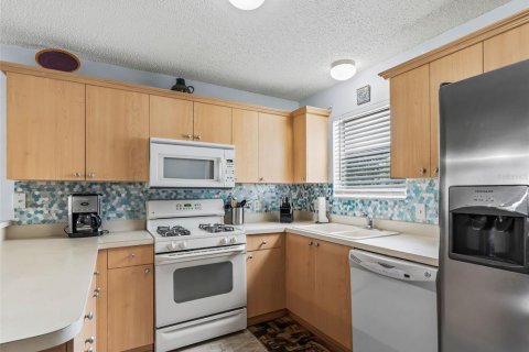 House in The Villages, Florida 2 bedrooms, 102.19 sq.m. № 2227533 - photo 2