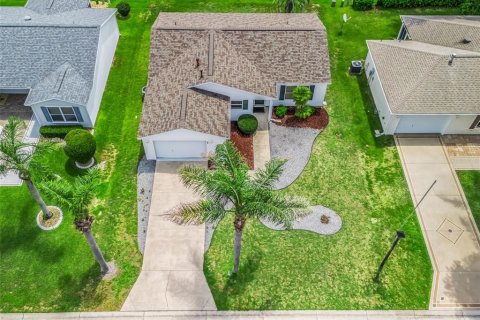 House in The Villages, Florida 2 bedrooms, 102.19 sq.m. № 2227533 - photo 30