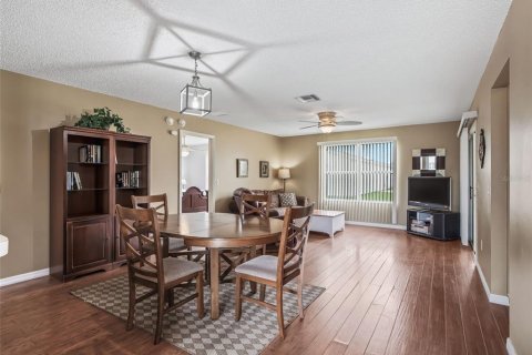 House in The Villages, Florida 2 bedrooms, 102.19 sq.m. № 2227533 - photo 9
