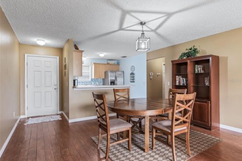 House in The Villages, Florida 2 bedrooms, 102.19 sq.m. № 2227533 - photo 7