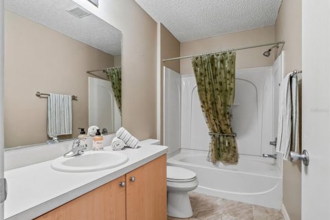 House in The Villages, Florida 2 bedrooms, 102.19 sq.m. № 2227533 - photo 26