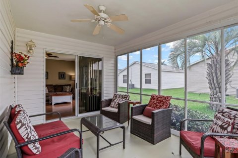 House in The Villages, Florida 2 bedrooms, 102.19 sq.m. № 2227533 - photo 13