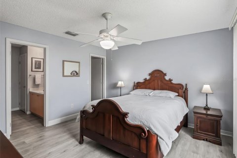 House in The Villages, Florida 2 bedrooms, 102.19 sq.m. № 2227533 - photo 17