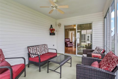 House in The Villages, Florida 2 bedrooms, 102.19 sq.m. № 2227533 - photo 14