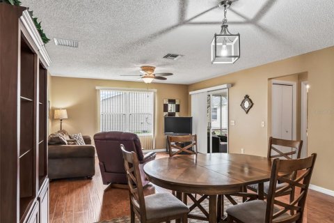 House in The Villages, Florida 2 bedrooms, 102.19 sq.m. № 2227533 - photo 10