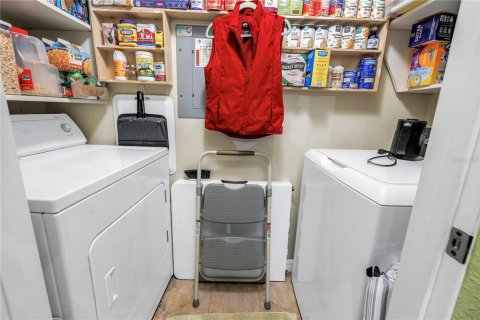 Condo in Saint Petersburg, Florida, 1 bedroom  № 1587457 - photo 8
