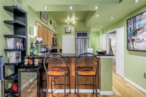 Condo in Saint Petersburg, Florida, 1 bedroom  № 1587457 - photo 13