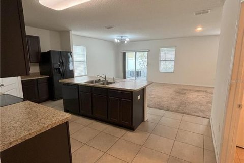 House in Winter Haven, Florida 4 bedrooms, 162.39 sq.m. № 1335973 - photo 7