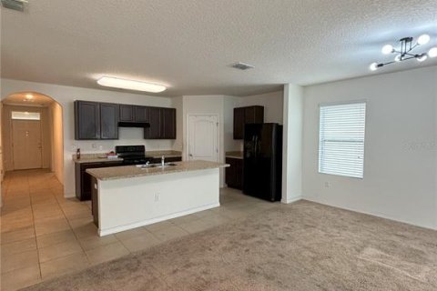 House in Winter Haven, Florida 4 bedrooms, 162.39 sq.m. № 1335973 - photo 8