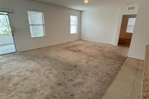 House in Winter Haven, Florida 4 bedrooms, 162.39 sq.m. № 1335973 - photo 10