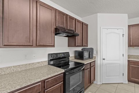 House in Winter Haven, Florida 4 bedrooms, 162.39 sq.m. № 1335973 - photo 5