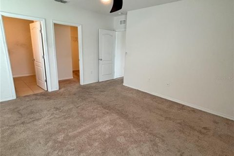House in Winter Haven, Florida 4 bedrooms, 162.39 sq.m. № 1335973 - photo 15