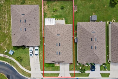 House in Winter Haven, Florida 4 bedrooms, 162.39 sq.m. № 1335973 - photo 2