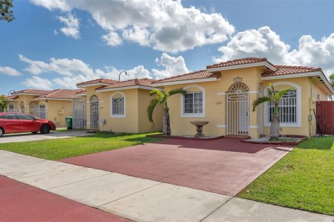 Condominio en venta en Miami, Florida, 3 dormitorios, 109.81 m2 № 1936988 - foto 5