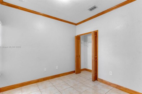 Condominio en venta en Miami, Florida, 3 dormitorios, 109.81 m2 № 1936988 - foto 11