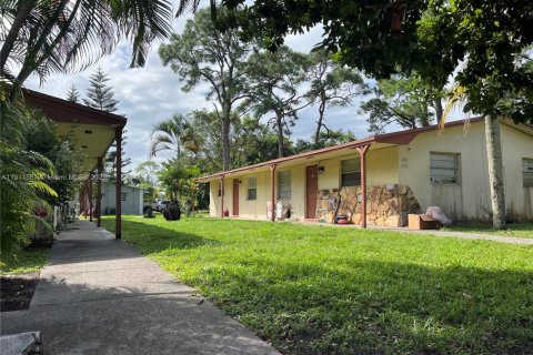 Commercial property in Haverhill, Florida 305.46 sq.m. № 1968092 - photo 3