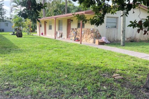 Commercial property in Haverhill, Florida 305.46 sq.m. № 1968092 - photo 4