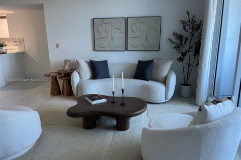 Condo in Miami Beach, Florida, 2 bedrooms  № 1960909 - photo 4