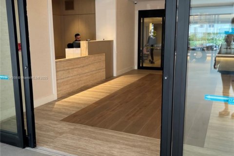 Condo in Miami Beach, Florida, 2 bedrooms  № 1960909 - photo 22