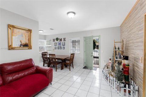 Immobilier commercial à vendre à Miami, Floride: 210.14 m2 № 2003416 - photo 6