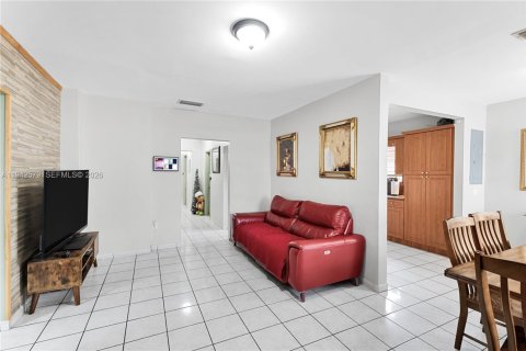 Immobilier commercial à vendre à Miami, Floride: 210.14 m2 № 2003416 - photo 7