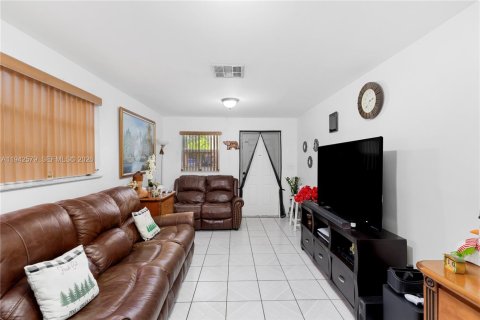 Immobilier commercial à vendre à Miami, Floride: 210.14 m2 № 2003416 - photo 24
