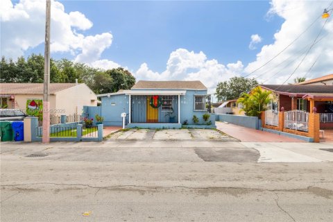 Immobilier commercial à vendre à Miami, Floride: 210.14 m2 № 2003416 - photo 5