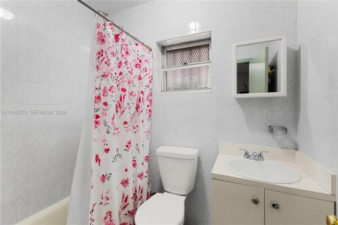 Immobilier commercial à vendre à Miami, Floride: 210.14 m2 № 2003416 - photo 21