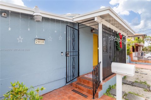 Immobilier commercial à vendre à Miami, Floride: 210.14 m2 № 2003416 - photo 4