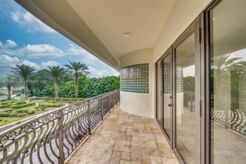 House in Southwest Ranches, Florida 6 bedrooms, 569.31 sq.m. № 1830320 - photo 4