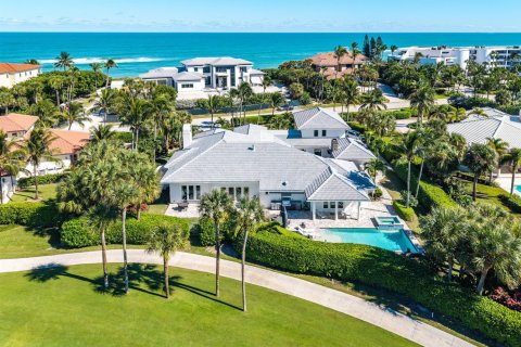 House in Stuart, Florida 4 bedrooms, 589.09 sq.m. № 2242884