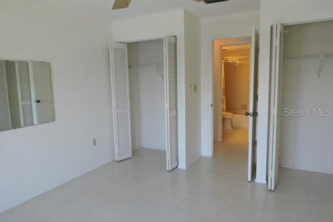 Condo in Punta Gorda, Florida, 2 bedrooms № 2215936 - photo 23