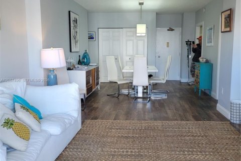 Copropriété à vendre à Hallandale Beach, Floride: 1 chambre, 80.82 m2 № 2426704 - photo 7