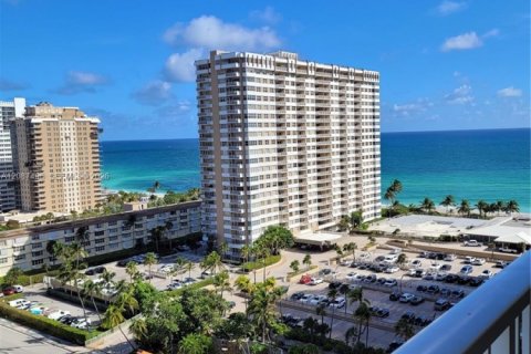 Copropriété à vendre à Hallandale Beach, Floride: 1 chambre, 80.82 m2 № 2426704 - photo 4