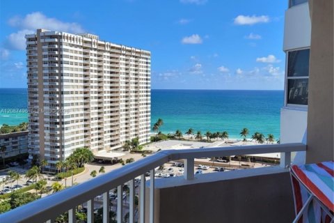 Condo à Hallandale Beach, Floride, 1 chambre  № 2426704