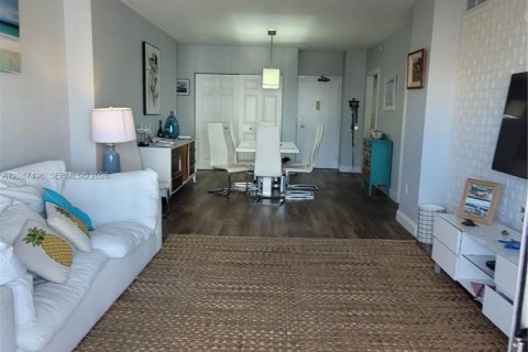 Copropriété à vendre à Hallandale Beach, Floride: 1 chambre, 80.82 m2 № 2426704 - photo 12