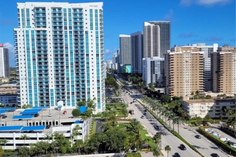 Copropriété à vendre à Hallandale Beach, Floride: 1 chambre, 80.82 m2 № 2426704 - photo 5