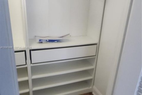 Copropriété à vendre à Hallandale Beach, Floride: 1 chambre, 80.82 m2 № 2426704 - photo 29