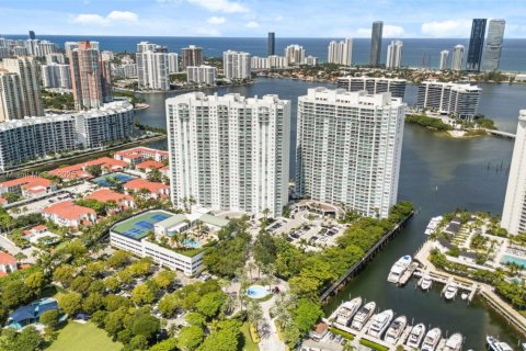 Condominio en venta en Aventura, Florida, 2 dormitorios, 226.03 m2 № 1839452 - foto 28