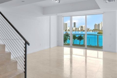 Condominio en venta en Aventura, Florida, 2 dormitorios, 226.03 m2 № 1839452 - foto 1