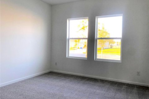 House in Sanford, Florida 3 bedrooms, 164.53 sq.m. № 2211158 - photo 3