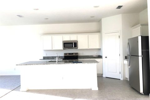 House in Sanford, Florida 3 bedrooms, 164.53 sq.m. № 2211158 - photo 9