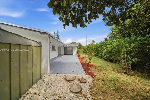 Купить виллу или дом в Пемброк-Пайнс, Флорида 4 спальни, 168.52м2, № 2045525 - фото 27