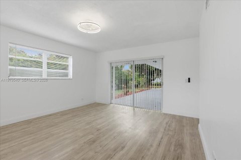 Купить виллу или дом в Пемброк-Пайнс, Флорида 4 спальни, 168.52м2, № 2045525 - фото 19