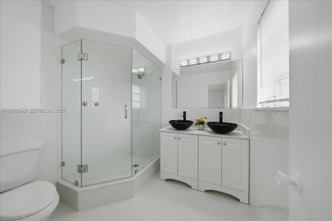 Купить виллу или дом в Пемброк-Пайнс, Флорида 4 спальни, 168.52м2, № 2045525 - фото 13