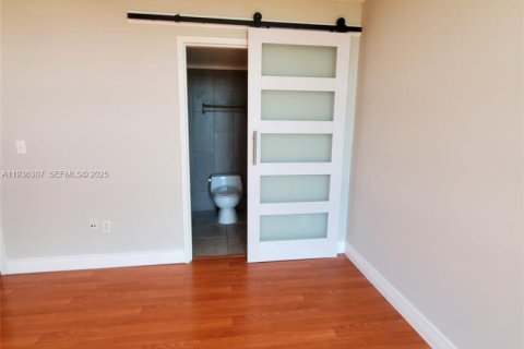 Купить кондоминиум в Норт-Майами, Флорида 2 спальни, 83.98м2, № 1994320 - фото 25