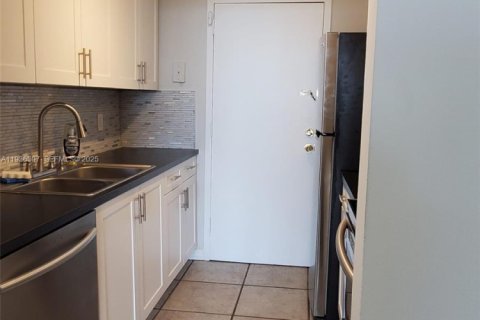 Купить кондоминиум в Норт-Майами, Флорида 2 спальни, 83.98м2, № 1994320 - фото 9