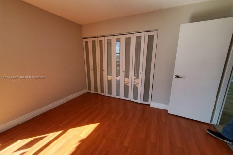 Купить кондоминиум в Норт-Майами, Флорида 2 спальни, 83.98м2, № 1994320 - фото 20